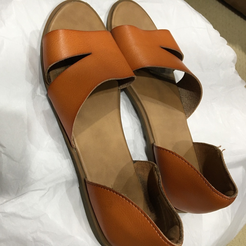 Brown Universal Thread- Size 9.5